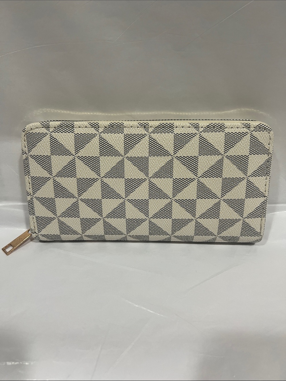 Zip-Around Geometric Wallet in Cream and Black